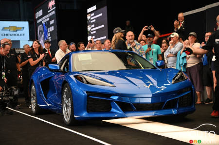 Une vente à 1,1 million pour la première Chevrolet Corvette E-Ray 2024